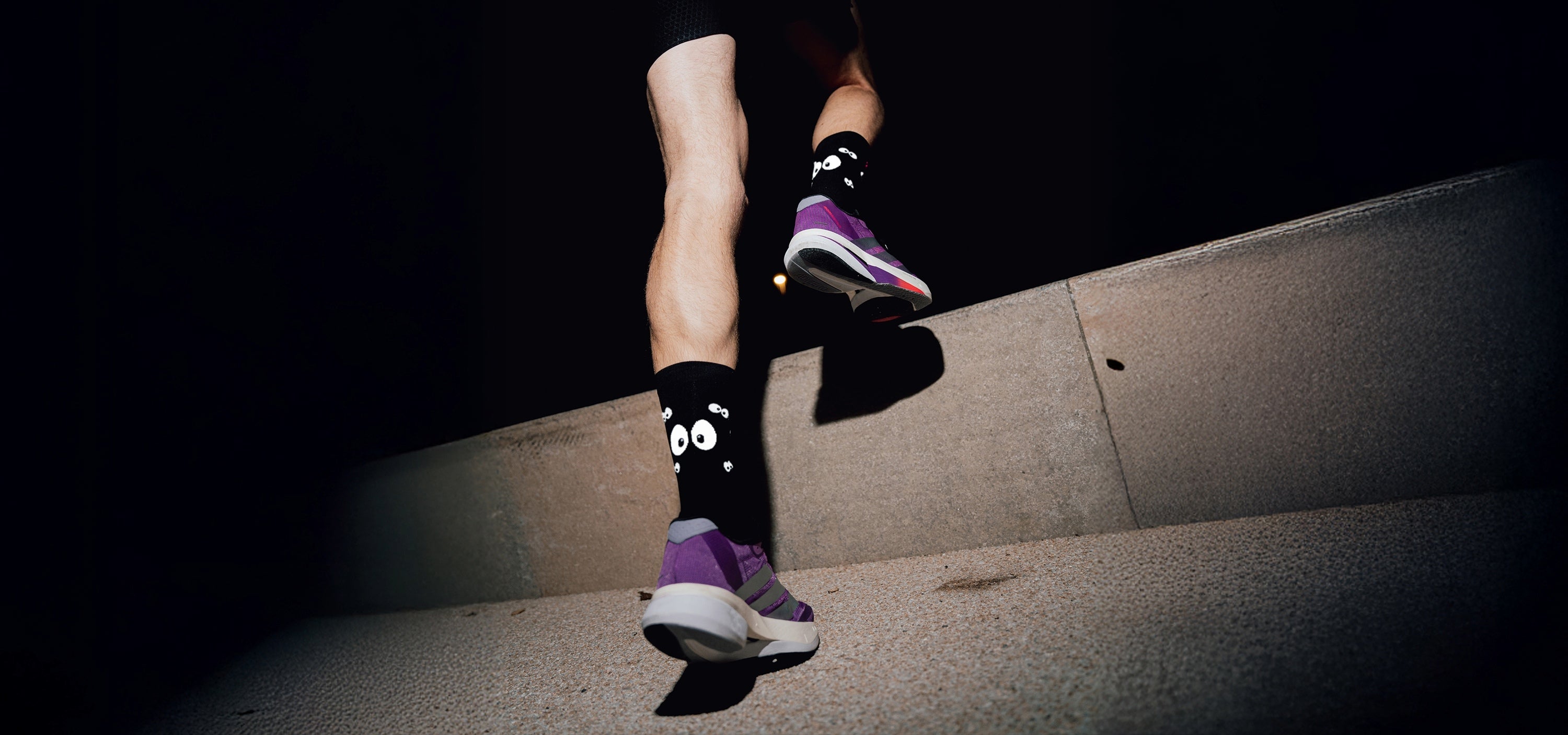 Chaussettes Course Homme Violettes Brodées Anytime Fitness – Taille M/L, état Neuf